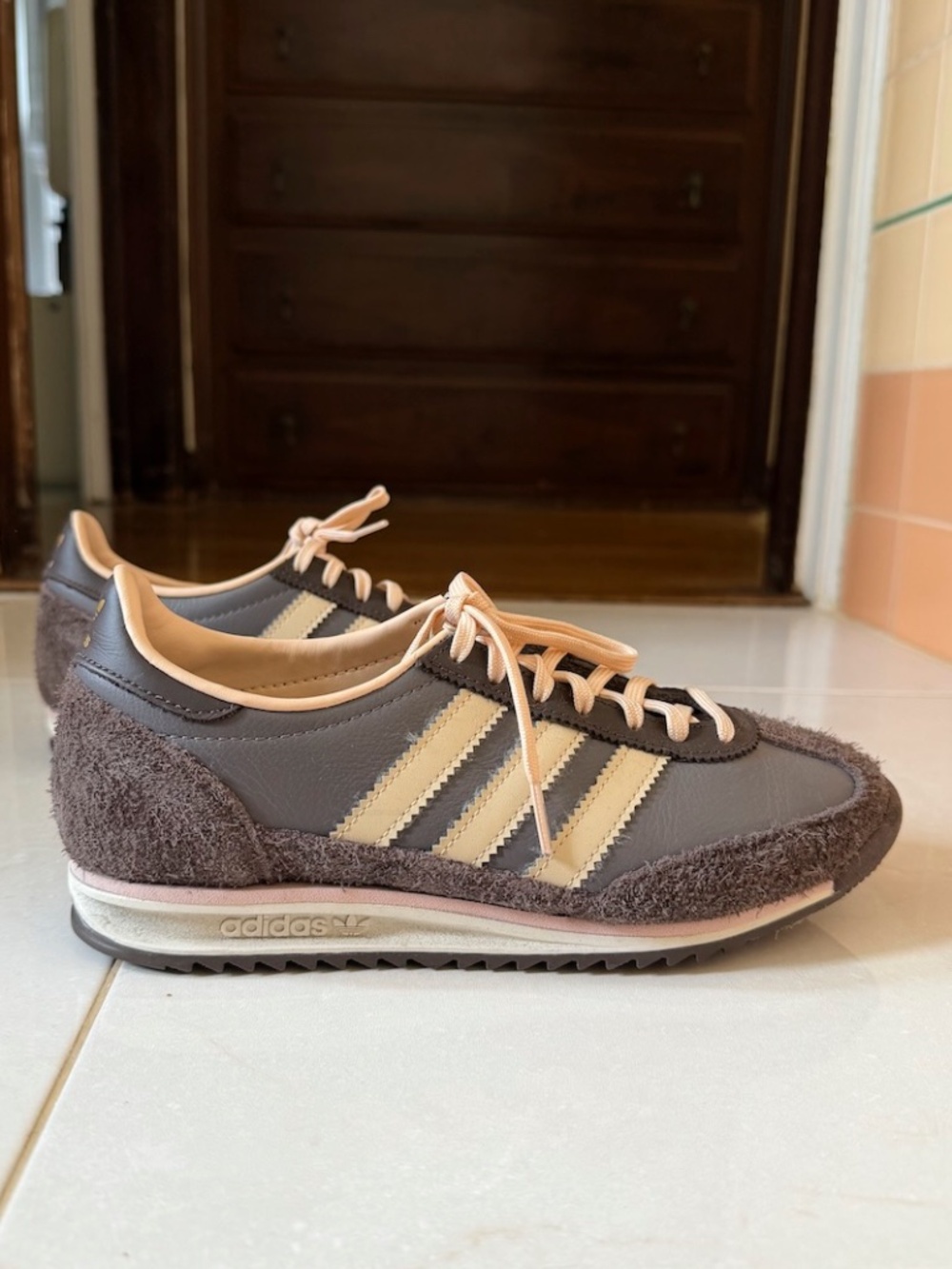 ADIDAS SL72 OG Women's shoes Size 7.5 Charcoal/ Crystal Sand/ Brown